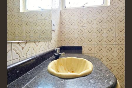 Apartamento à venda com 76m², 2 quartos e 1 vagaBanheiro Social