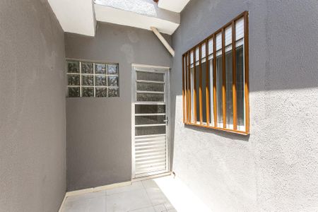Casa para alugar com 80m², 2 quartos e 1 vagaEntrada