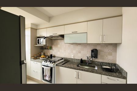 Apartamento à venda com 56m², 2 quartos e 1 vaga Apartamento à venda com 56m², 2 quartos e 1 vagaCozinha e Área de Serviço