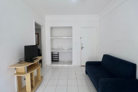 Sala de apartamento para alugar com 2 quartos, 68m² em Pitangueiras, Guarujá