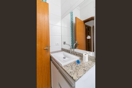 Casa de condomínio à venda com 160m², 3 quartos e 2 vagas Casa de condomínio à venda com 160m², 3 quartos e 2 vagasBanheiro Social