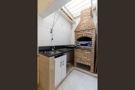 Casa de condomínio à venda com 160m², 3 quartos e 2 vagas Casa de condomínio à venda com 160m², 3 quartos e 2 vagasÁrea comum - Churrasqueira