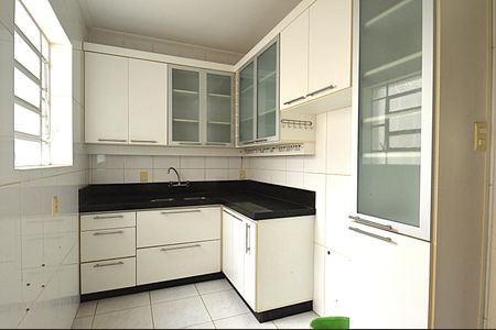 Casa para alugar com 239m², 4 quartos e 2 vagasCozinha - Armários