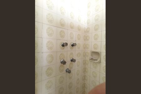 Casa para alugar com 239m², 4 quartos e 2 vagasBanheiro Social