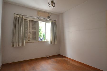 Casa para alugar com 239m², 4 quartos e 2 vagasQuarto 