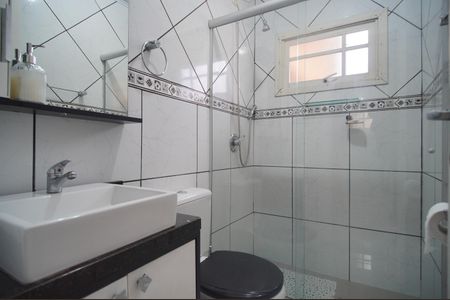 Casa à venda com 144m², 3 quartos e 2 vagasBanheiro