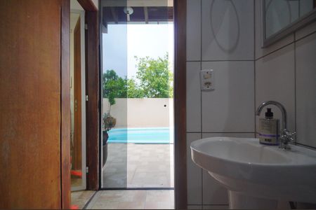 Casa à venda com 144m², 3 quartos e 2 vagasBanheiro 2