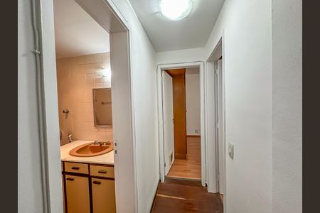 Apartamento à venda com 97m², 2 quartos e 1 vaga Apartamento à venda com 97m², 2 quartos e 1 vagaCorredor