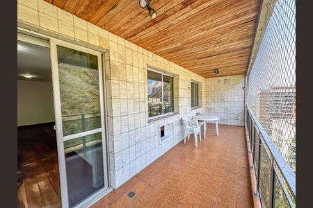 Apartamento à venda com 97m², 2 quartos e 1 vaga Apartamento à venda com 97m², 2 quartos e 1 vagaSala varanda
