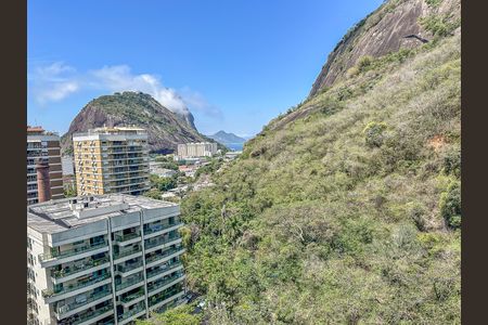 Apartamento à venda com 97m², 2 quartos e 1 vaga Apartamento à venda com 97m², 2 quartos e 1 vagaSala varanda vista