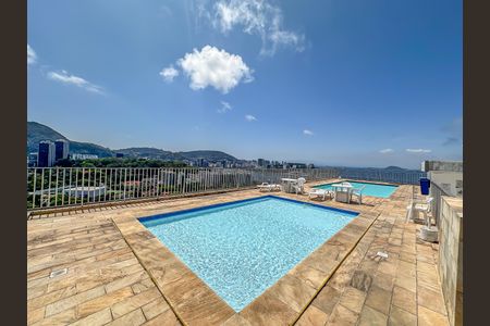 Apartamento à venda com 97m², 2 quartos e 1 vaga Apartamento à venda com 97m², 2 quartos e 1 vagaÁrea comum - Piscina