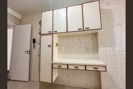 Apartamento à venda com 97m², 2 quartos e 1 vaga Apartamento à venda com 97m², 2 quartos e 1 vagaCozinha - Armários