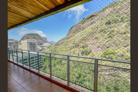 Apartamento à venda com 97m², 2 quartos e 1 vaga Apartamento à venda com 97m², 2 quartos e 1 vagaSala varanda