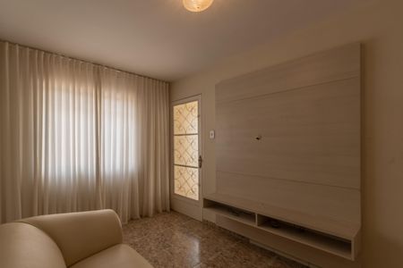 Sala de casa à venda com 3 quartos, 200m² em Alípio de Melo, Belo Horizonte