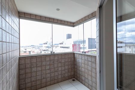 Apartamento à venda com 86m², 3 quartos e 2 vagas Apartamento à venda com 86m², 3 quartos e 2 vagasVaranda da sala