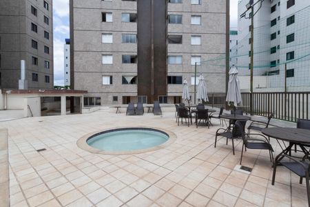 Apartamento à venda com 86m², 3 quartos e 2 vagas Apartamento à venda com 86m², 3 quartos e 2 vagasÁrea comum - Piscina