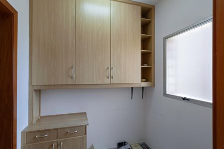 Apartamento à venda com 86m², 3 quartos e 2 vagas Apartamento à venda com 86m², 3 quartos e 2 vagasQuarto de serviço
