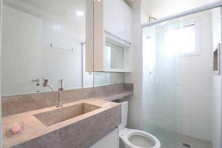 Banheiro de apartamento para alugar com 1 quarto, 31m² em Água Branca, São Paulo