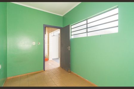 Casa à venda com 170m², 2 quartos e 2 vagas Casa à venda com 170m², 2 quartos e 2 vagasQuarto - Área de Serviço