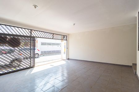 Casa à venda com 170m², 2 quartos e 2 vagas Casa à venda com 170m², 2 quartos e 2 vagasGaragem