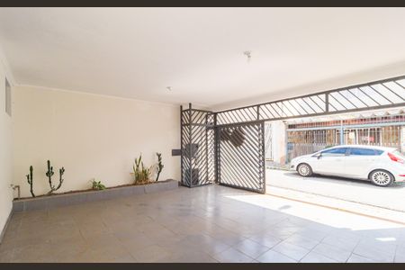Casa à venda com 170m², 2 quartos e 2 vagas Casa à venda com 170m², 2 quartos e 2 vagasGaragem