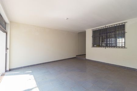 Casa à venda com 170m², 2 quartos e 2 vagas Casa à venda com 170m², 2 quartos e 2 vagasGaragem