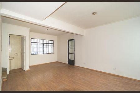 Casa à venda com 170m², 2 quartos e 2 vagas Casa à venda com 170m², 2 quartos e 2 vagasSala