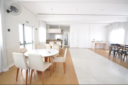 Apartamento para alugar com 40m², 2 quartos e sem vagaÁrea comum - Salão de festas