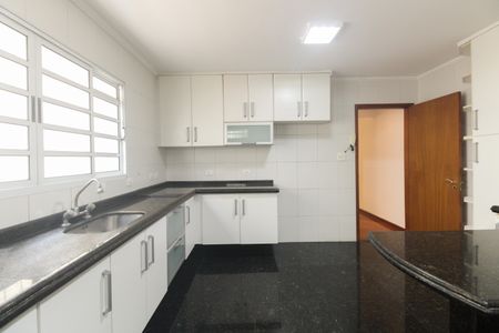 Casa à venda com 167m², 4 quartos e 2 vagasCozinha 