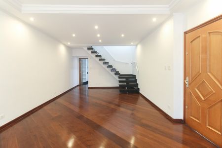 Casa à venda com 167m², 4 quartos e 2 vagasSala 