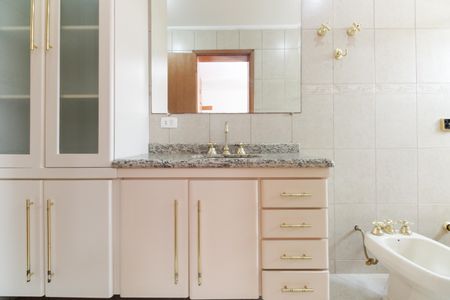 Casa à venda com 167m², 4 quartos e 2 vagasBanheiro Suíte 