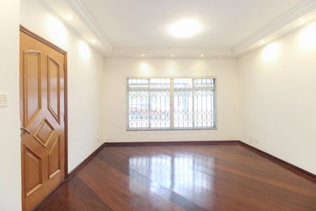 Casa à venda com 167m², 4 quartos e 2 vagasSala 