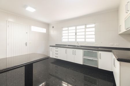 Casa à venda com 167m², 4 quartos e 2 vagasCozinha 
