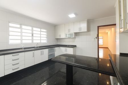 Casa à venda com 167m², 4 quartos e 2 vagasCozinha 