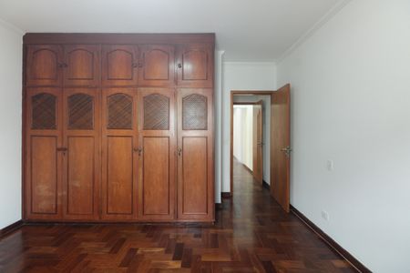 Casa à venda com 167m², 4 quartos e 2 vagasQuarto 1