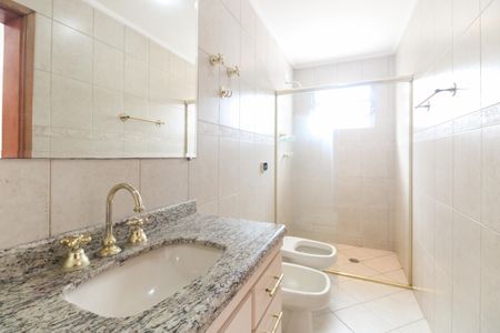 Casa à venda com 167m², 4 quartos e 2 vagasBanheiro Suíte 