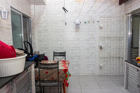 Casa à venda com 250m², 3 quartos e 2 vagas Casa à venda com 250m², 3 quartos e 2 vagasÁrea de Serviço