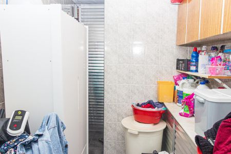 Casa à venda com 250m², 3 quartos e 2 vagas Casa à venda com 250m², 3 quartos e 2 vagasLavanderia