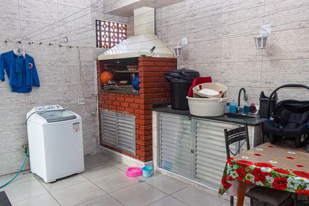 Casa à venda com 250m², 3 quartos e 2 vagas Casa à venda com 250m², 3 quartos e 2 vagasÁrea de Serviço