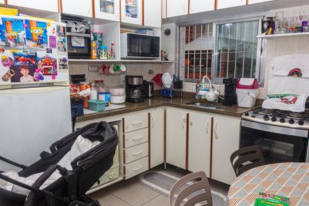 Casa à venda com 250m², 3 quartos e 2 vagas Casa à venda com 250m², 3 quartos e 2 vagasCozinha