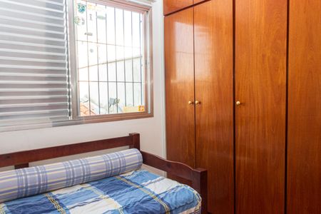 Casa à venda com 250m², 3 quartos e 2 vagas Casa à venda com 250m², 3 quartos e 2 vagasQuarto 2