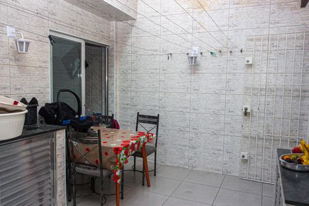 Casa à venda com 250m², 3 quartos e 2 vagas Casa à venda com 250m², 3 quartos e 2 vagasÁrea de Serviço