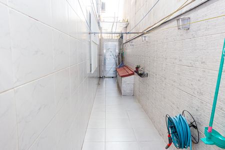 Casa à venda com 250m², 3 quartos e 2 vagas Casa à venda com 250m², 3 quartos e 2 vagasCorredor