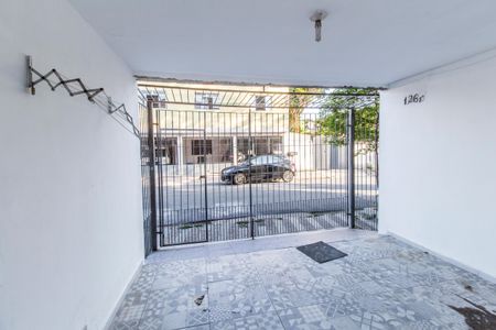 Vista da Sala de casa para alugar com 2 quartos, 70m² em Vila Lourdes, Barueri