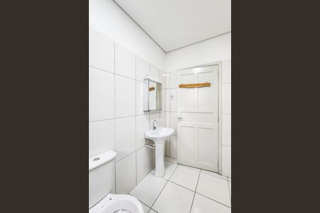 Casa à venda com 155m², 2 quartos e 2 vagas Casa à venda com 155m², 2 quartos e 2 vagasBanheiro