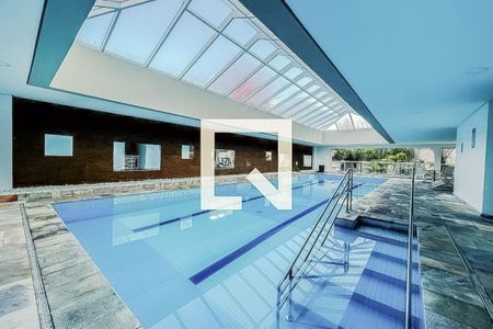 Apartamento à venda com 72m², 2 quartos e 2 vagas Apartamento à venda com 72m², 2 quartos e 2 vagasÁrea comum - Piscina Coberta