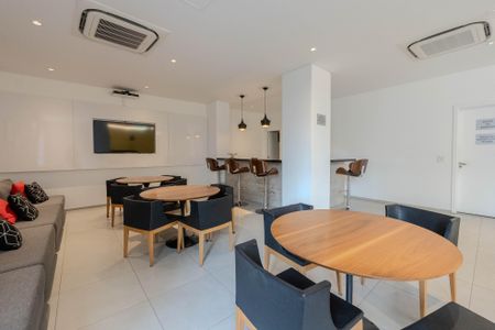 Apartamento à venda com 62m², 2 quartos e 1 vaga Apartamento à venda com 62m², 2 quartos e 1 vagaÁrea comum - Salão de festas