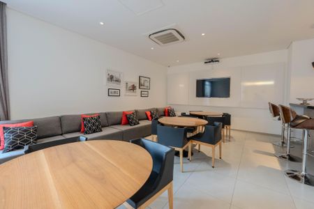 Apartamento à venda com 62m², 2 quartos e 1 vaga Apartamento à venda com 62m², 2 quartos e 1 vagaÁrea comum - Salão de festas