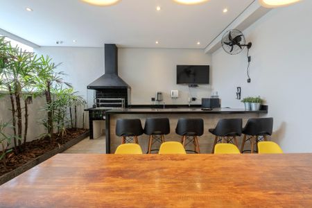 Apartamento à venda com 62m², 2 quartos e 1 vaga Apartamento à venda com 62m², 2 quartos e 1 vagaÁrea comum - Churrasqueira