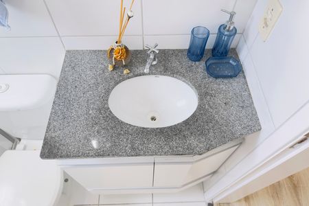 Banheiro de apartamento para alugar com 2 quartos, 48m² em Conjunto Residencial Trinta E Um de Marco, São José dos Campos